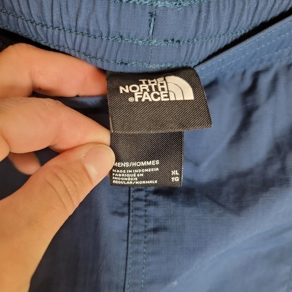 The North Face Pull On Adventure Hybrid Shorts in Blue Ripstop, sz XL